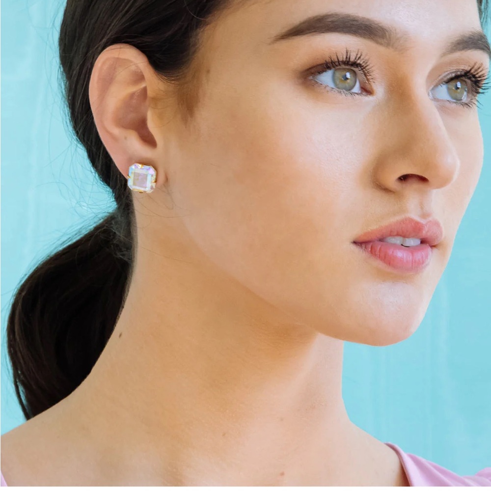 Gorgeous Loren Hope iridescent studs!